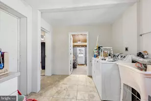 505 W 2nd St, Essington, PA 19029 - Photo 14