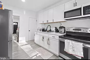 210 S 7th St, Darby, PA 19023 - Photo 8