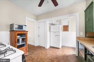 1041 Blythe Ave, Drexel Hill, PA 19026 - Photo 16