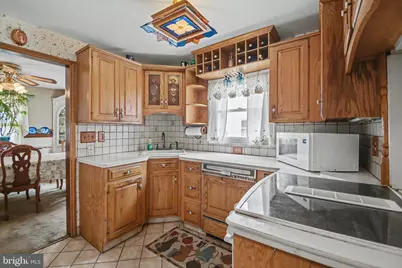 859 Wyndom Terrace, Secane, PA 19018 - Photo 8