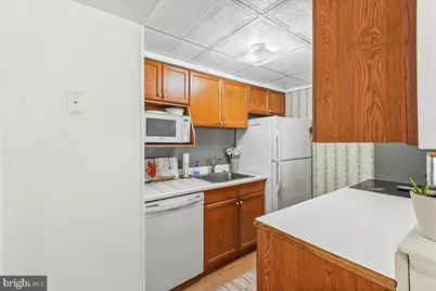 65 Park Valley Lane #65, Brookhaven, PA 19015 - Photo 8