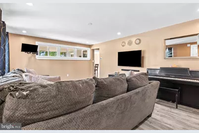 2304 Baldwin Run Drive, Aston, PA 19014 - Photo 4