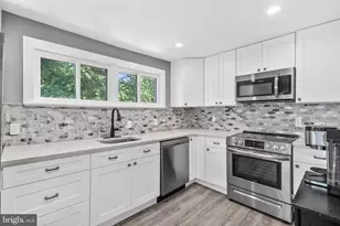 2304 Baldwin Run Dr, Aston, PA 19014 - Photo 10