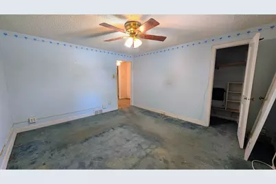 452 Westmont Drive, Darby, PA 19023 - Photo 14