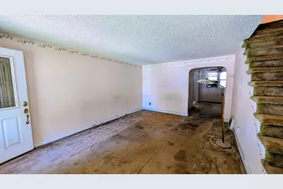 452 Westmont Drive, Darby, PA 19023 - Photo 6