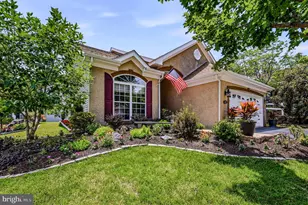 10 Irwin Dr, Upper Chichester, PA 19061 - Photo 2
