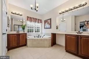 10 Irwin Dr, Upper Chichester, PA 19061 - Photo 32