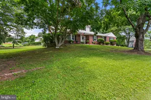 2015 Kerwood Dr, Broomall, PA 19008 - Photo 4