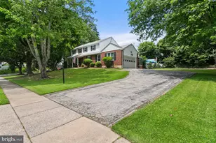 2015 Kerwood Dr, Broomall, PA 19008 - Photo 8