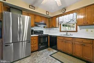 2015 Kerwood Dr, Broomall, PA 19008 - Photo 30