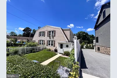 202 N Aberdeen Avenue, Wayne, PA 19087 - Photo 2