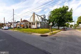 901 Ormond Ave, Drexel Hill, PA 19026 - Photo 2