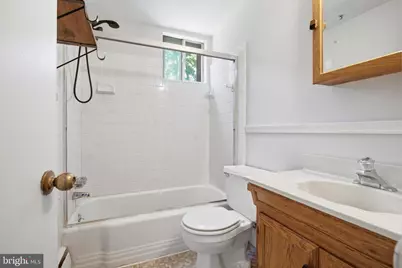 100 E Glenolden Avenue #B-6, Glenolden, PA 19036 - Photo 12