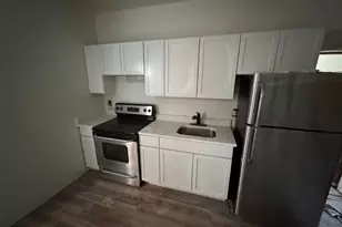 1012 W 8th St, Chester, PA 19013 - Photo 4