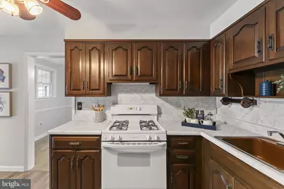 317 S Sloan Street, Crum Lynne, PA 19022 - Photo 6