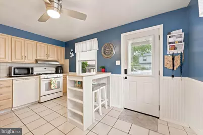412 Hazel Avenue, Folsom, PA 19033 - Photo 16