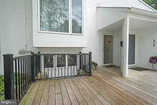 209 E Chelsea Cir, Newtown Square, PA 19073 - Photo 2