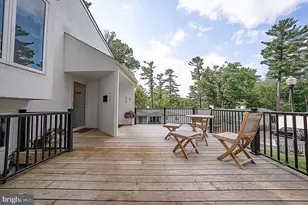 209 E Chelsea Cir, Newtown Square, PA 19073 - Photo 2