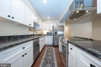 209 E Chelsea Circle, Newtown Square, PA 19073 - Photo 8