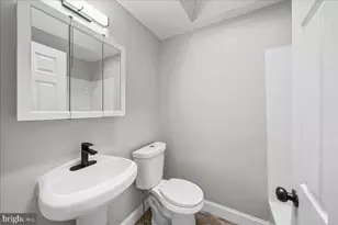 407 W 21st St, Chester, PA 19013 - Photo 14