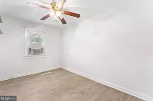 1038 Lawrence Ave, Darby, PA 19023 - Photo 16