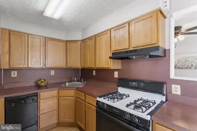 1038 Lawrence Avenue, Darby, PA 19023 - Photo 6