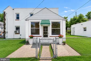 1038 Lawrence Ave, Darby, PA 19023 - Photo 2
