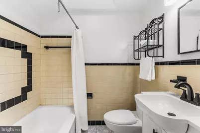 390 Glen Cove, Collingdale, PA 19023 - Photo 22