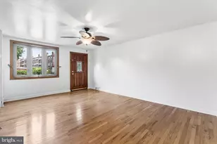 390 Glen Cove, Collingdale, PA 19023 - Photo 4