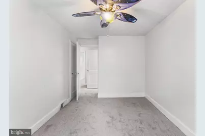 390 Glen Cove, Collingdale, PA 19023 - Photo 24