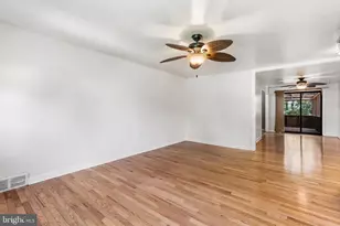 390 Glen Cove, Collingdale, PA 19023 - Photo 6