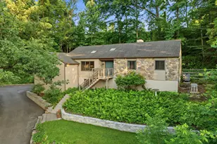 48 Locust Farm Dr, Thornton, PA 19373 - Photo 2