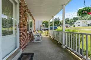 2165 Overlook Dr, Aston, PA 19014 - Photo 2