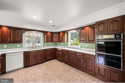 233 S Fairview Avenue, Upper Darby, PA 19082 - Photo 16