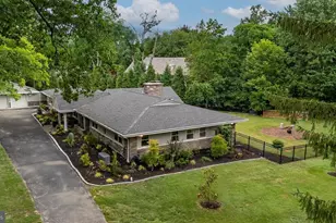 601 Coopertown Rd, Haverford, PA 19041 - Photo 2