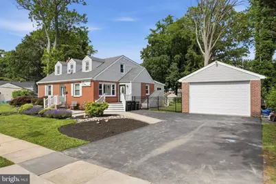 418 Buchanan Avenue, Folsom, PA 19033 - Photo 2