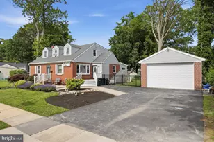 418 Buchanan Ave, Folsom, PA 19033 - Photo 2