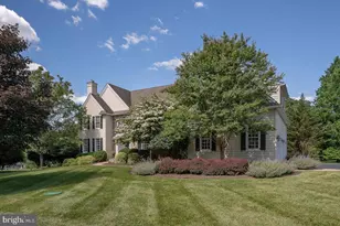 121 Spring Tree Dr, Newtown Square, PA 19073 - Photo 2
