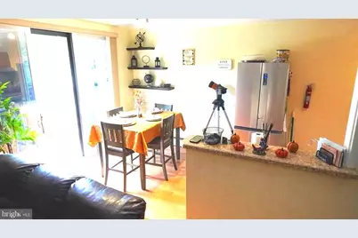 100 E Glenolden Avenue #D-7, Glenolden, PA 19036 - Photo 4