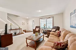 406 Carpenter Cir, Brookhaven, PA 19015 - Photo 4
