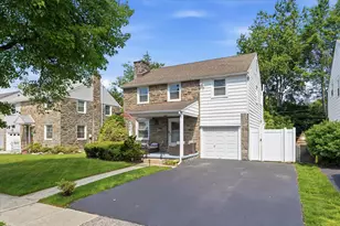 408 Maplewood Rd, Springfield, PA 19064 - Photo 2