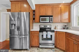 17 Tansey Dr, Upper Chichester, PA 19014 - Photo 4
