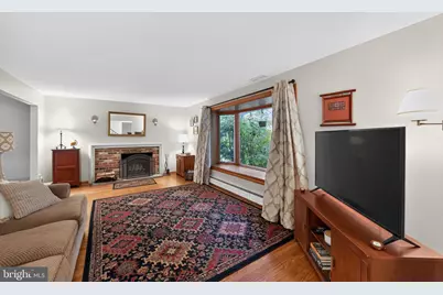 37 N Longpoint Lane, Rose Valley, PA 19063 - Photo 4