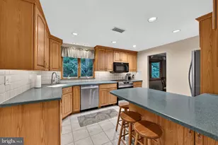 37 N Longpoint Ln, Rose Valley, PA 19063 - Photo 10