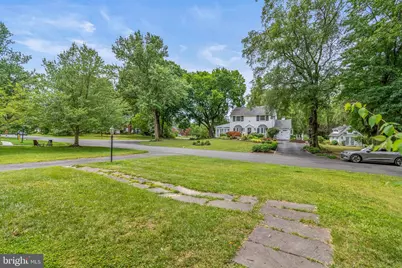 402 Hawthorne Road, Wallingford, PA 19086 - Photo 2