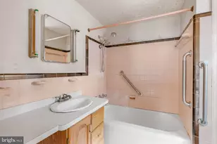 402 Hawthorne Rd, Wallingford, PA 19086 - Photo 12