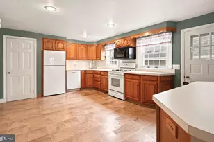 2434 Merwood Ln, Havertown, PA 19083 - Photo 10