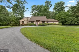 37 Governor Markham Dr, Glen Mills, PA 19342 - Photo 4