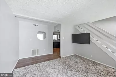 355 Hibbs Ave, Glenolden, PA 19036 - Photo 8