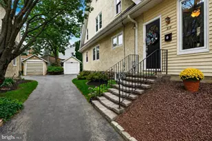 319 Hathaway Ln E, Havertown, PA 19083 - Photo 4